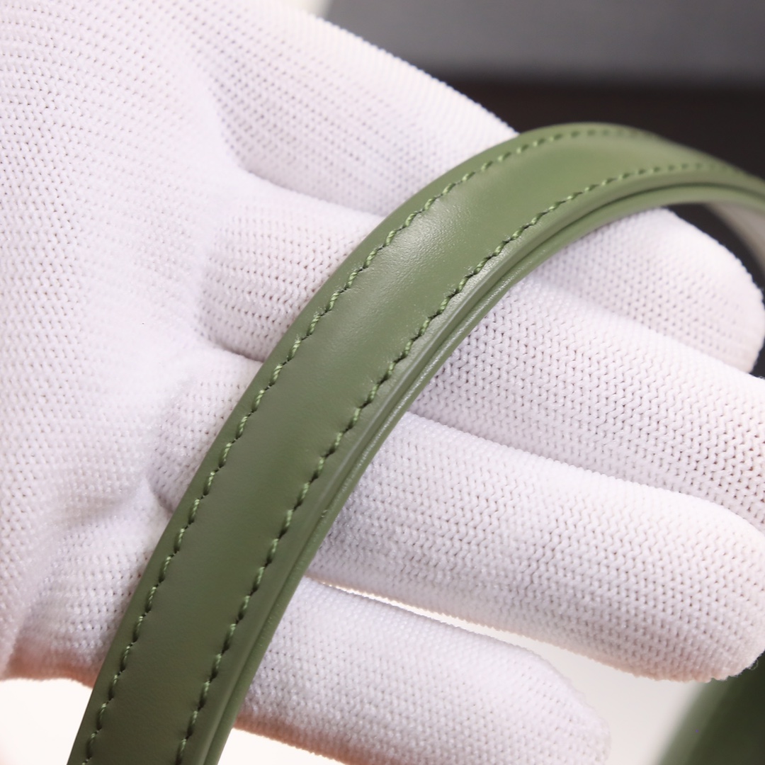 Handbags SAINT LAURENT 710318 size 19X11.5x4.5 cm - vstockx