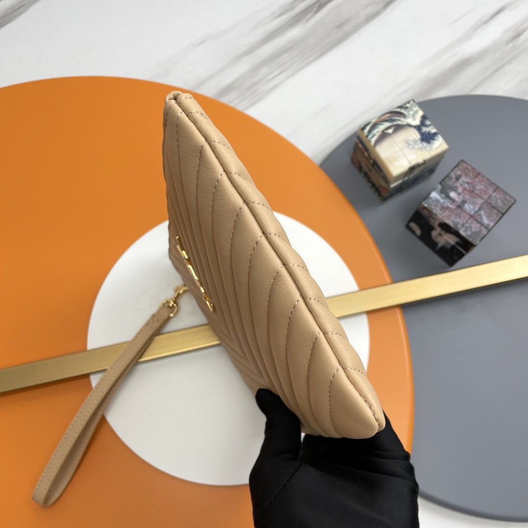 Handbags SAINT LAURENT 379039 size 24  17.5  1.5 cm - vstockx