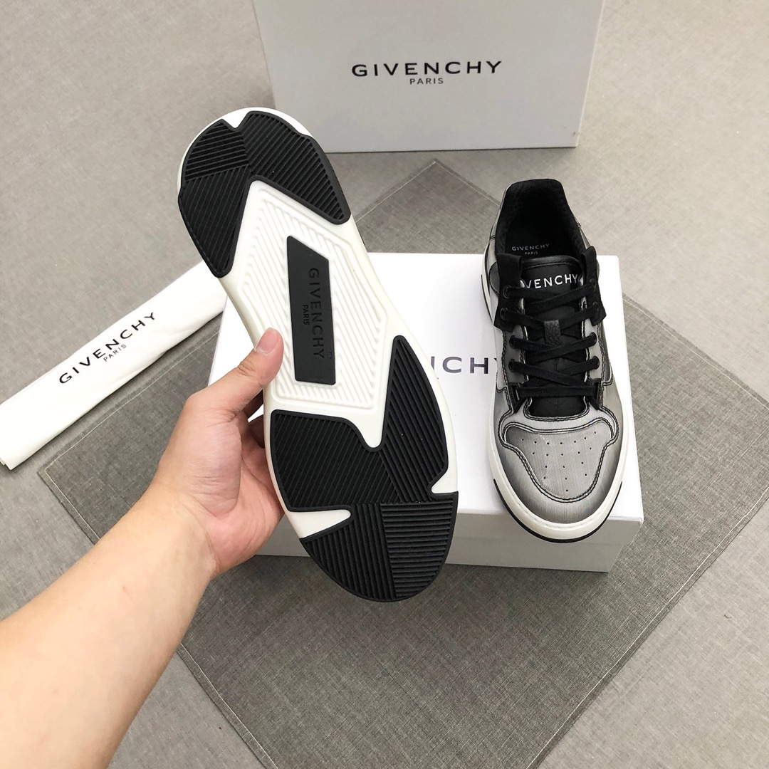 Givenchy Wing Sneakers 4 - vstockx