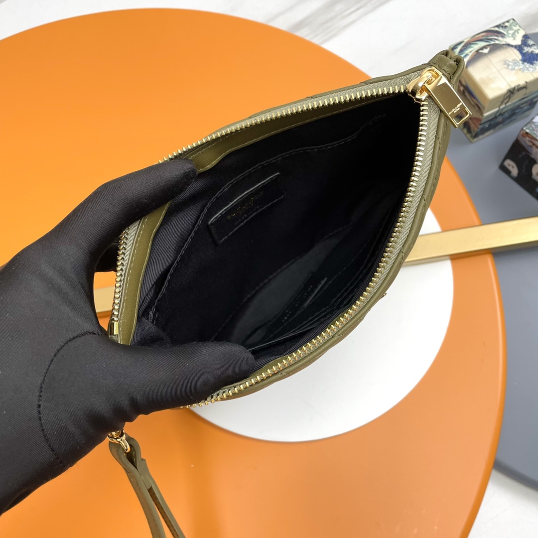 Handbags SAINT LAURENT 379039 size 24  17.5  1.5 cm - vstockx