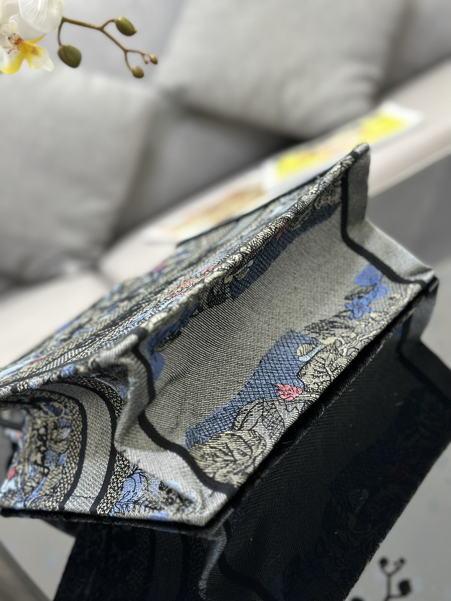 Handbag Dior M1286 size 26.5 x 21 x 14 cm - vstockx