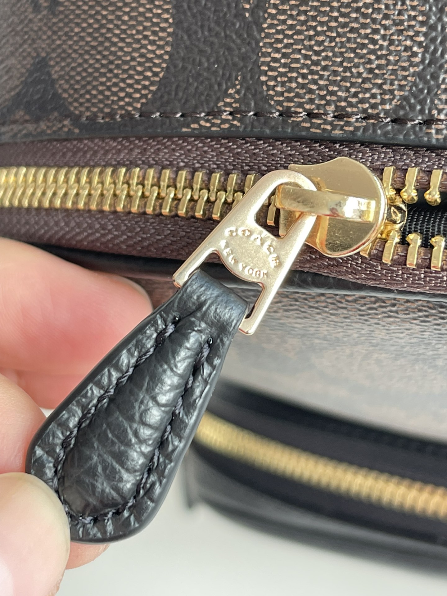 Handbags Coach 5671 size:27*36*13 - vstockx