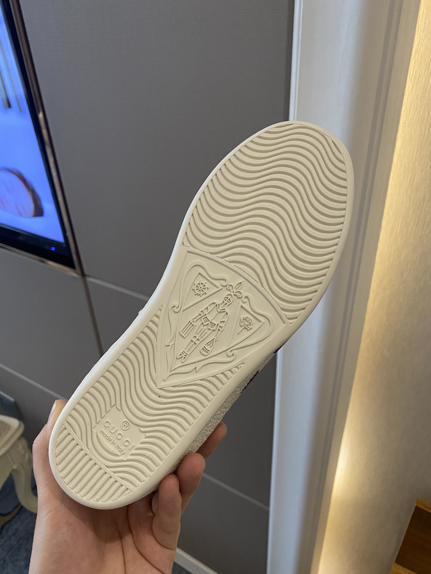 Gucci Women's Ace sneaker with bee sneaker 4 - vstockx