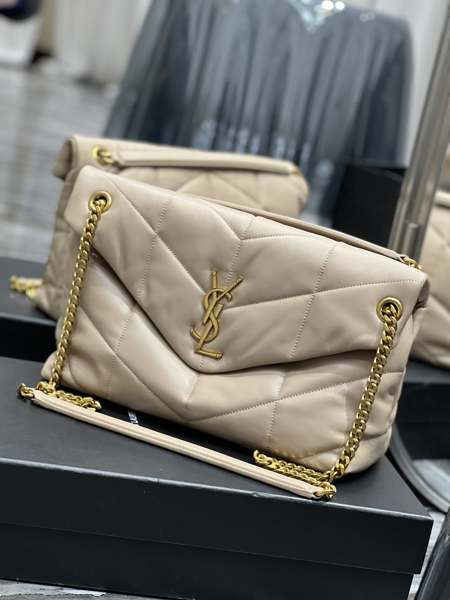 Handbags SAINT LAURENT 577475 size 35x23x13.5 cm - vstockx