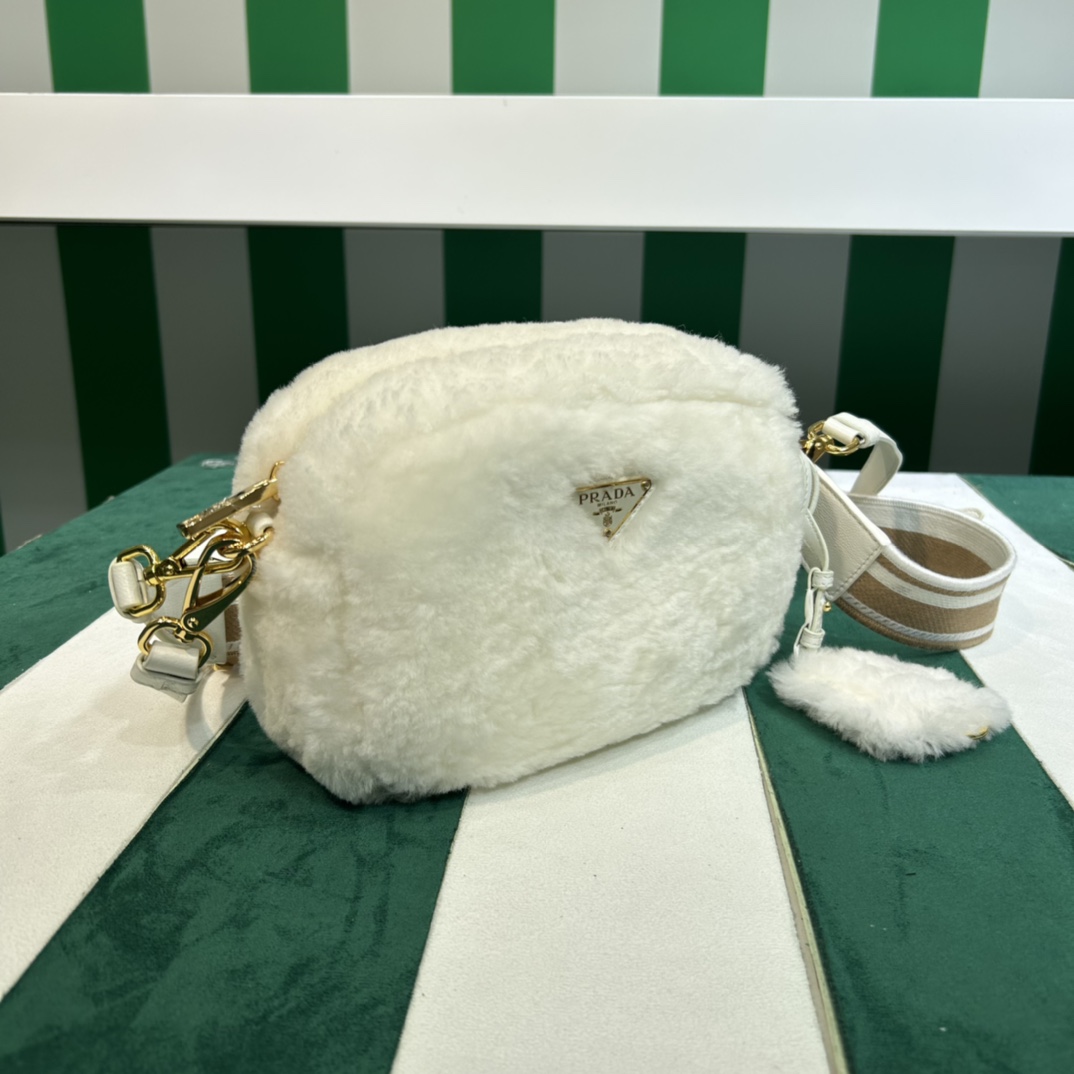 Handbags Prada 1BH192 size:16×6×12 - vstockx