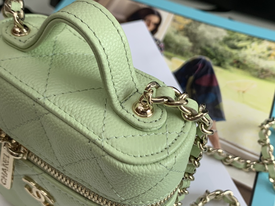 Handbag Chanel size 11  10  4 cm - vstockx