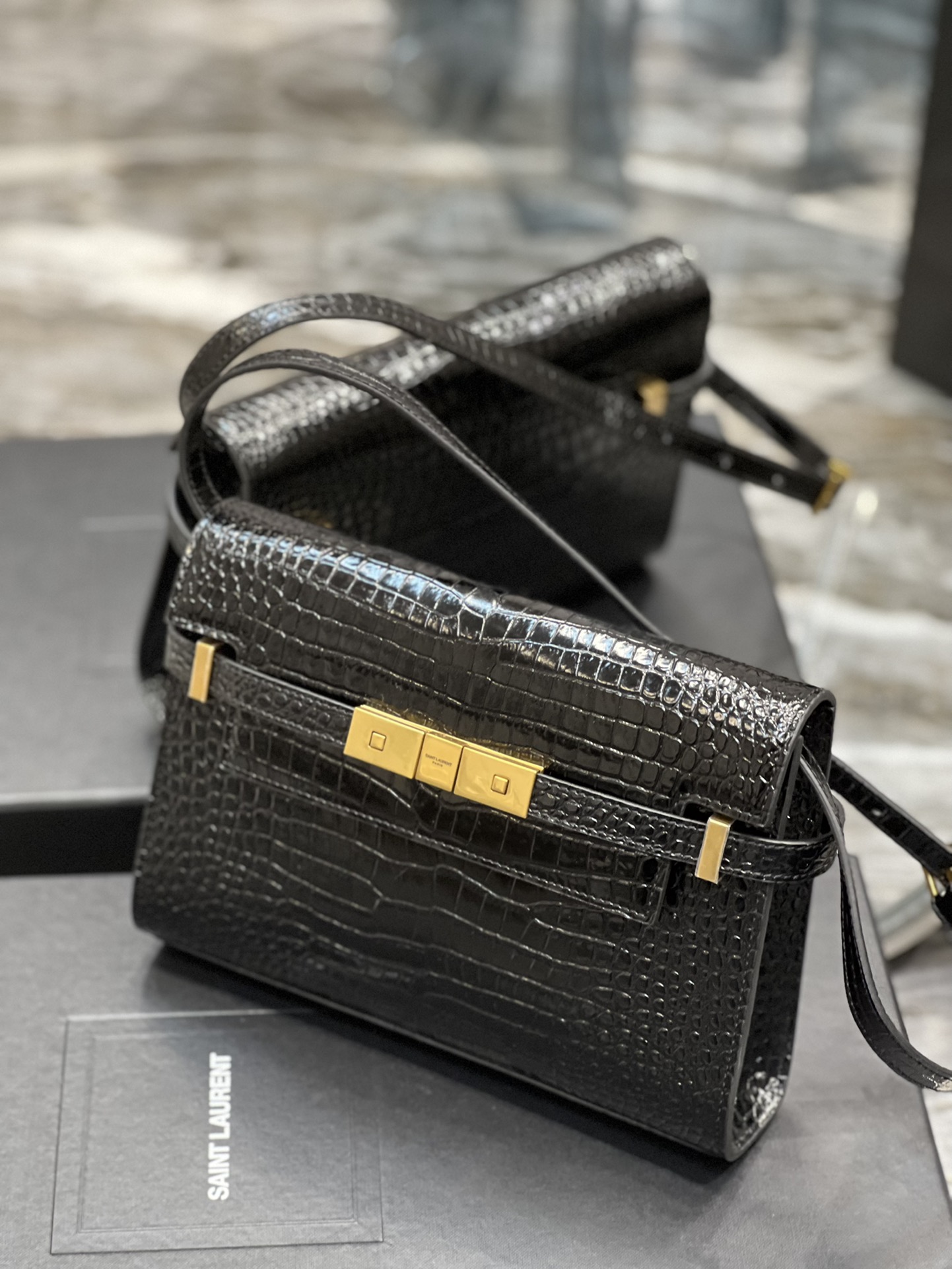 Handbags SAINT LAURENT 675626 size 24x17.5x6 cm - vstockx