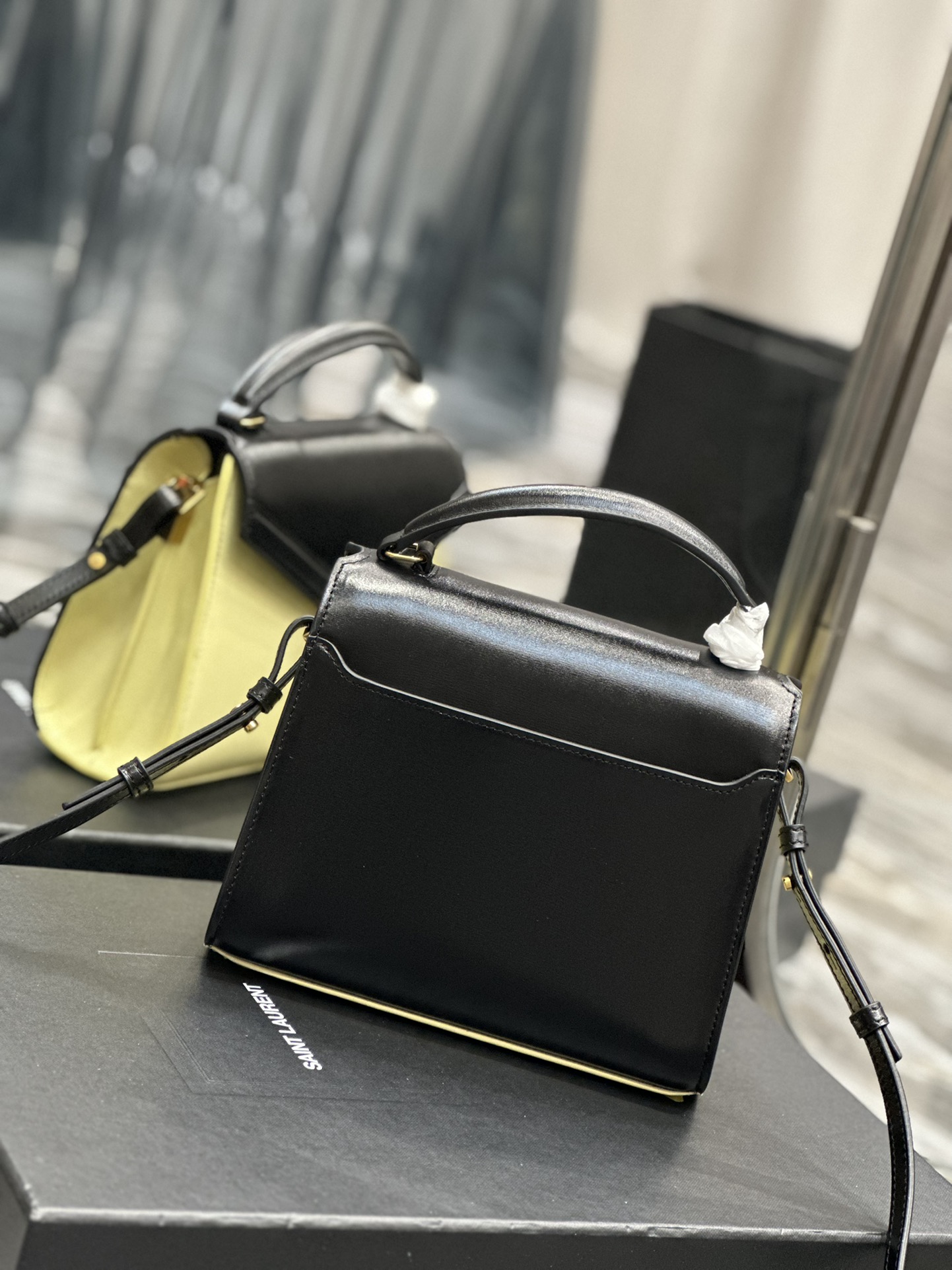 Handbags SAINT LAURENT 602716 size 20  16  7.5 cm - vstockx