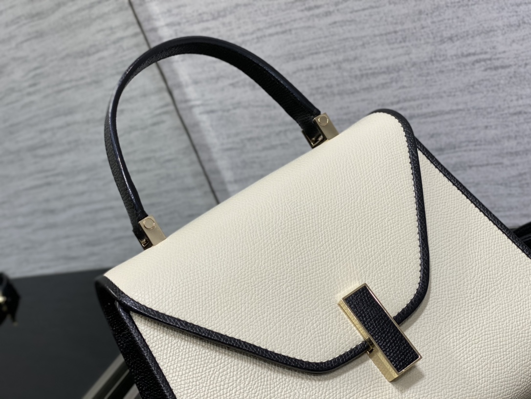 Handbag VALEXTRA size *'* - vstockx