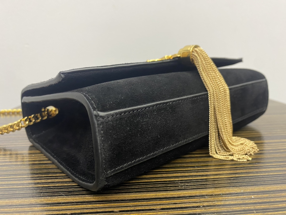 Handbags SAINT LAURENT 474366 size 20x15x7 cm - vstockx