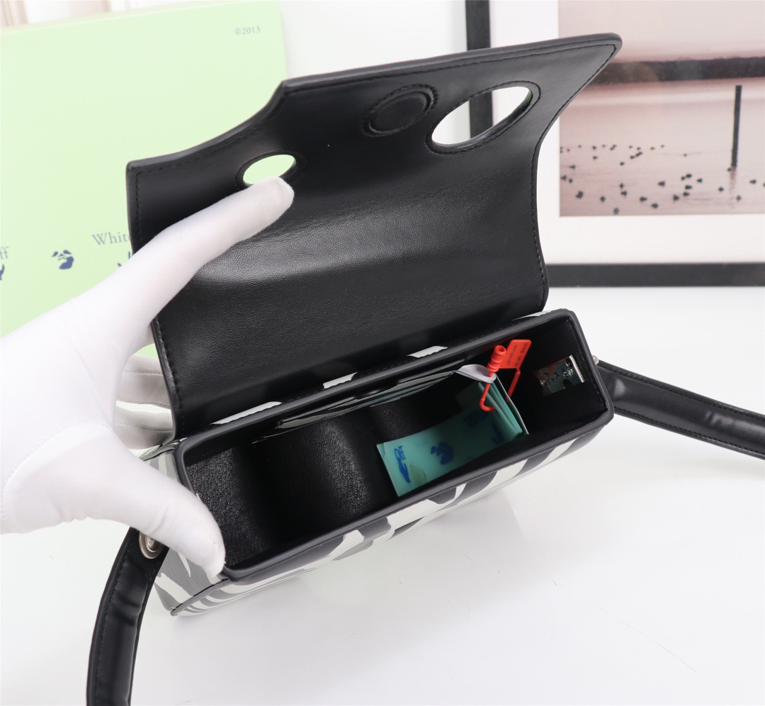handbags OFF-White 579  6885970  size:22*16*8cm - vstockx