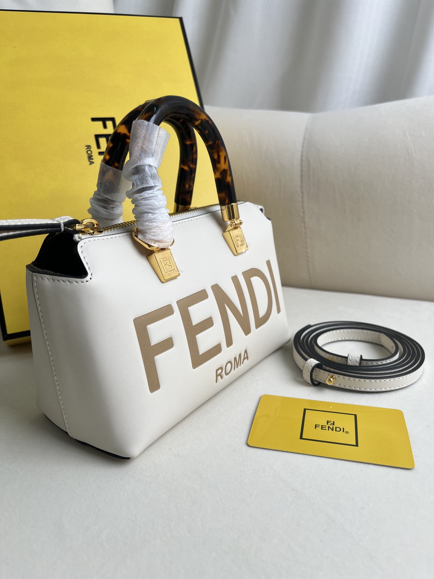 handbags FENDI 8BS067 size:20.5*12*9cm - vstockx