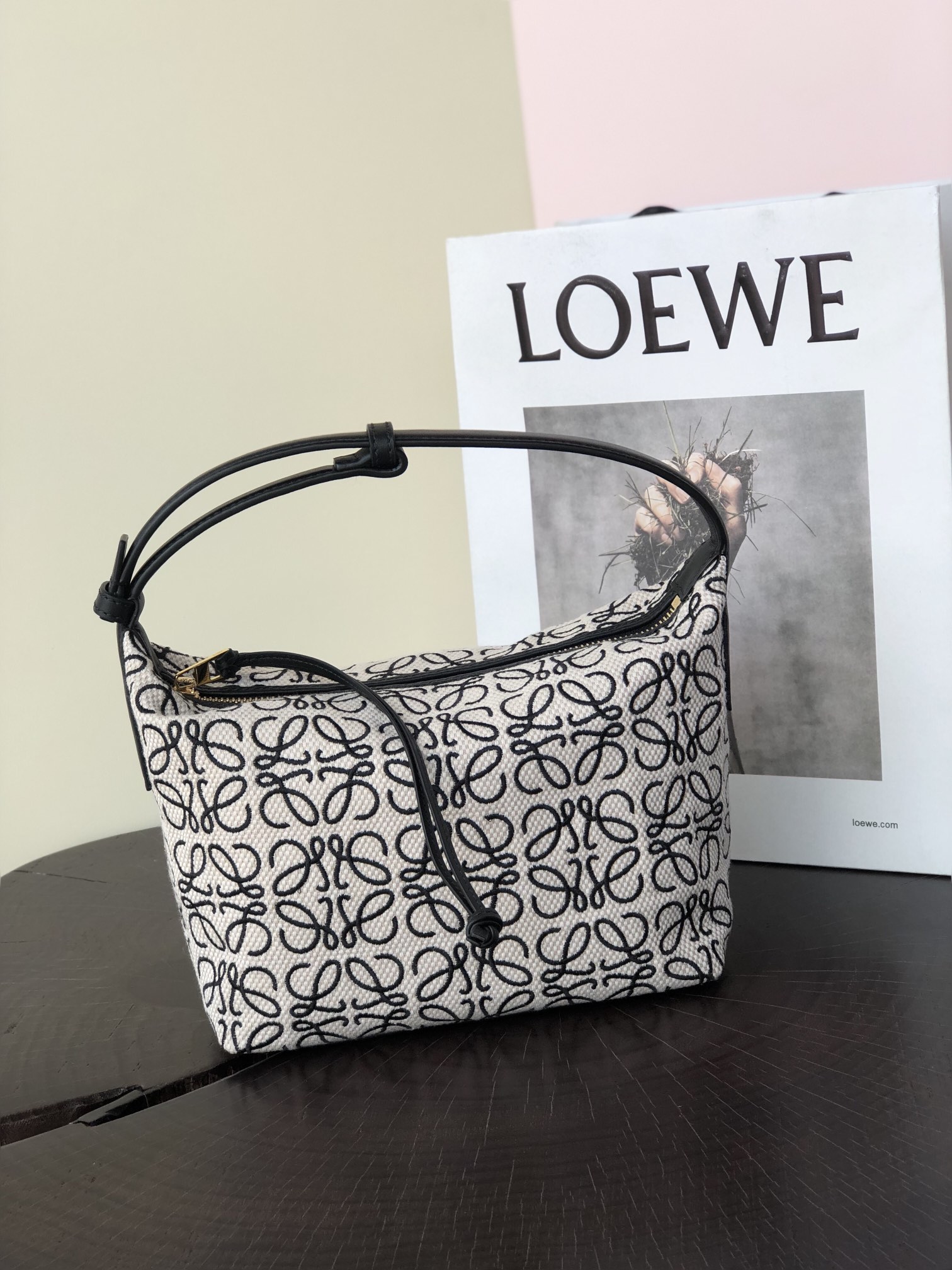 Handbags LOEWE  size:21-12-12.5 cm - vstockx