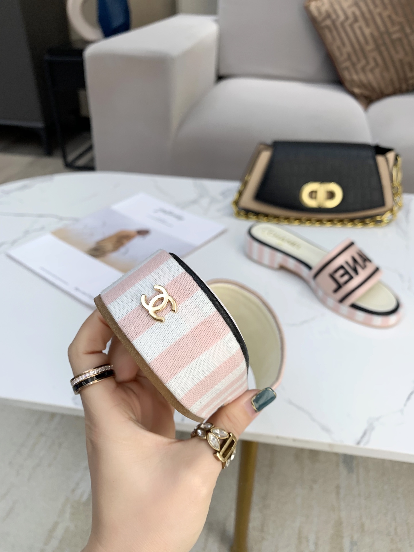 Chanel Slides 16 - vstockx