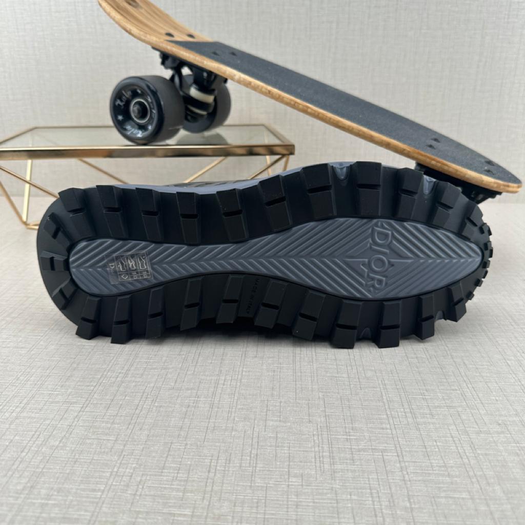 Dior B31 Runner Brown Dark Grey - vstockx