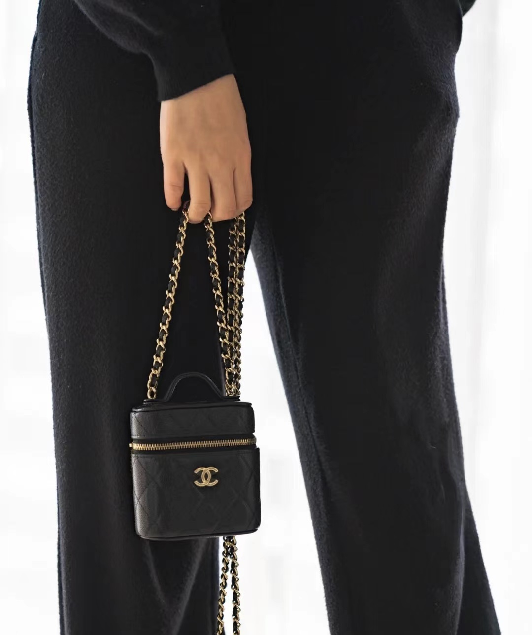 Handbag Chanel size 11  10  4 cm - vstockx