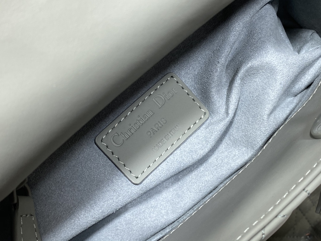 Handbag Dior size 20 cm - vstockx