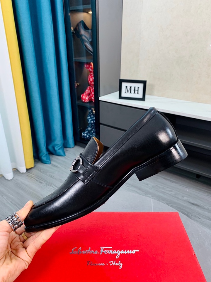 Salvatore Ferragamo Boots 29 - vstockx