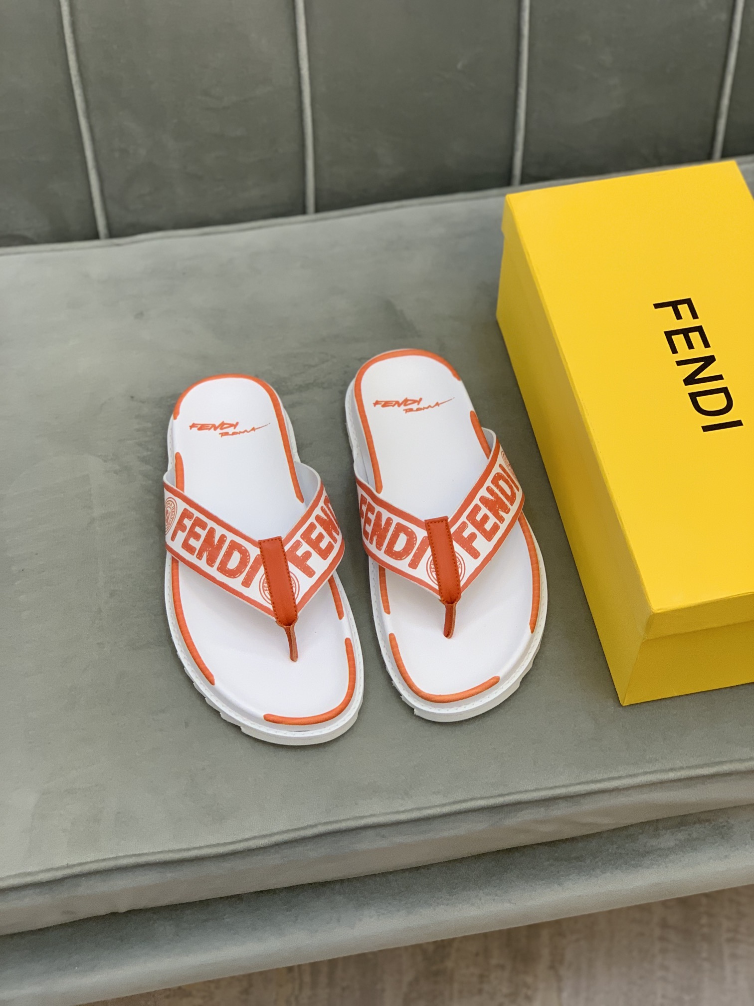 Fendi Slides 14 - vstockx