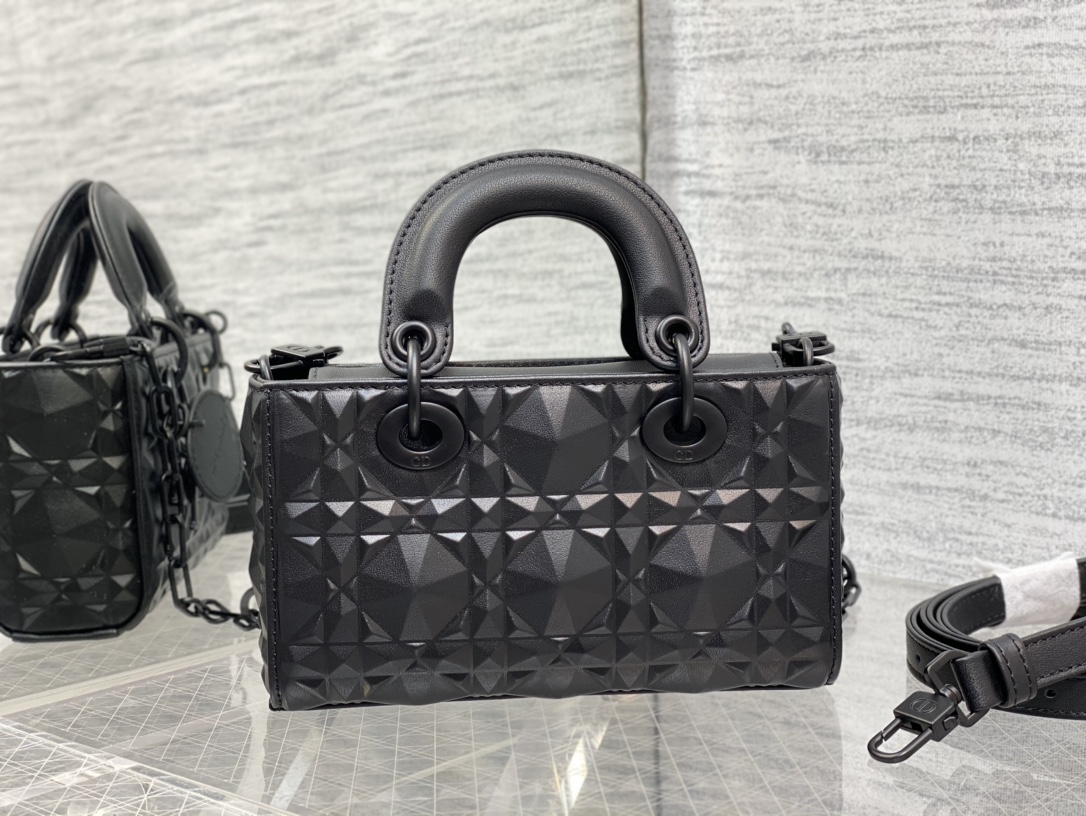 Handbag Dior size 16*5.5*10 cm - vstockx