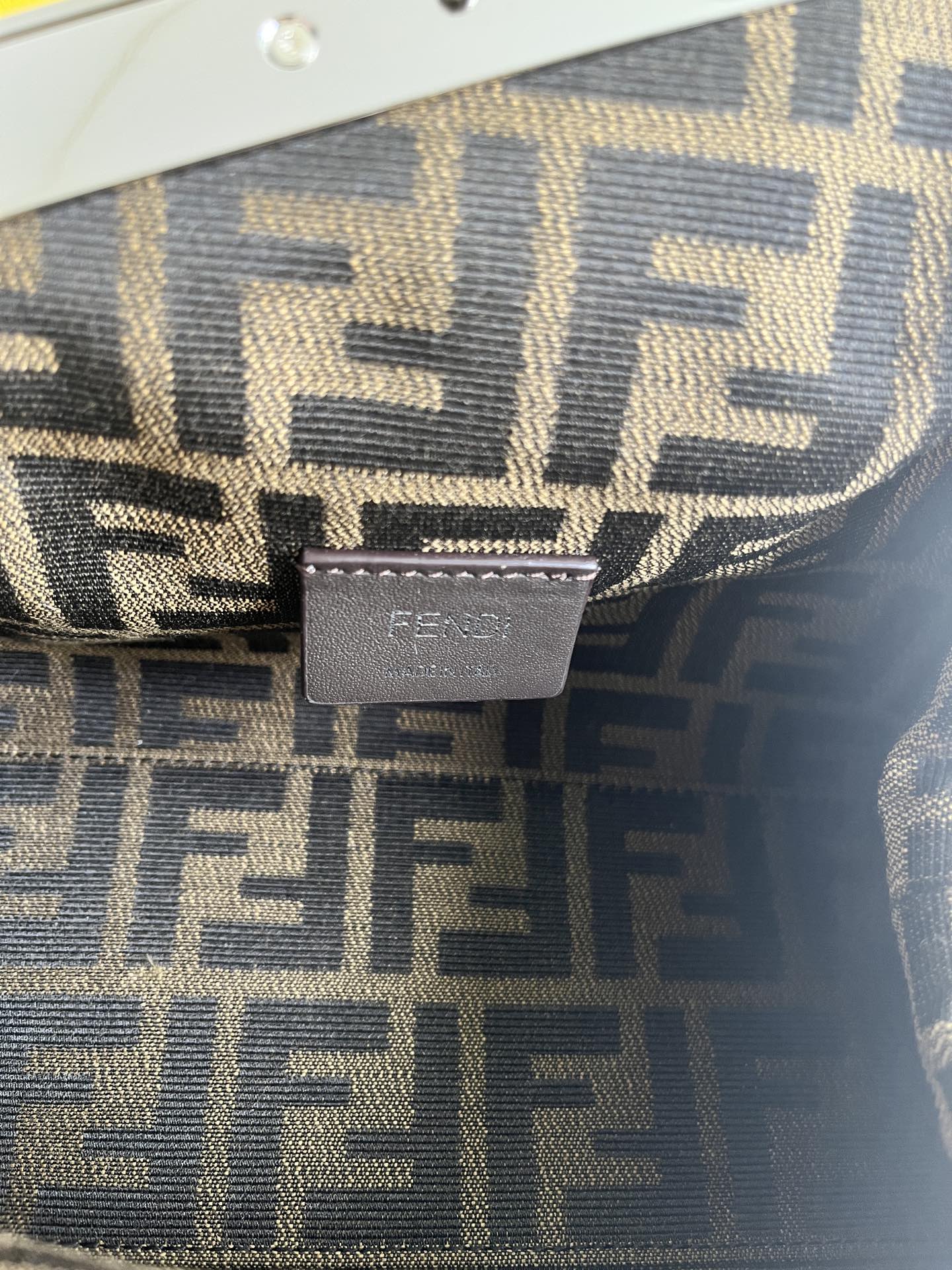 handbags FENDI 129 size:26*18*9.5cm - vstockx