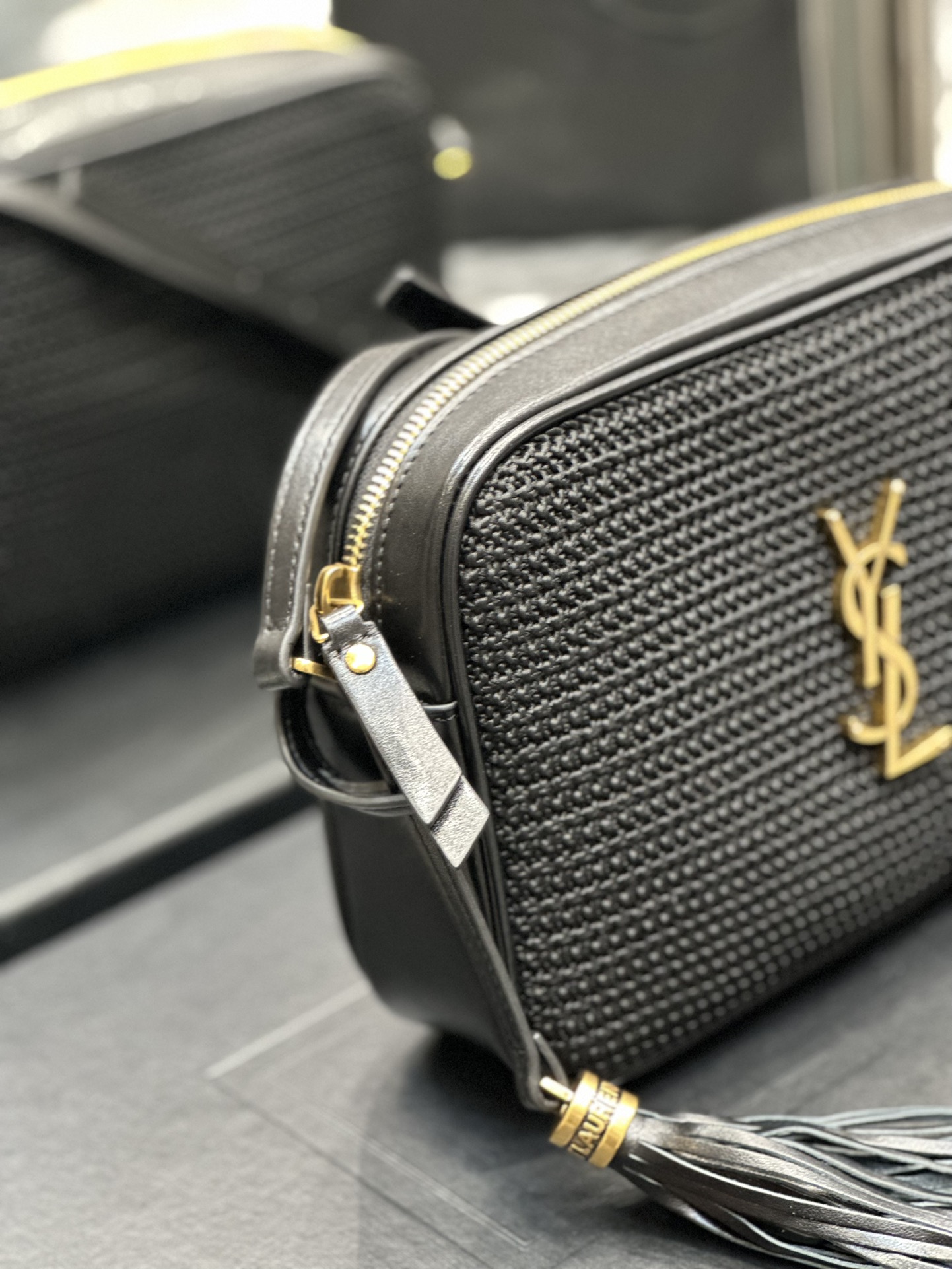 Handbags SAINT LAURENT 520534 size 23x16x6 cm - vstockx