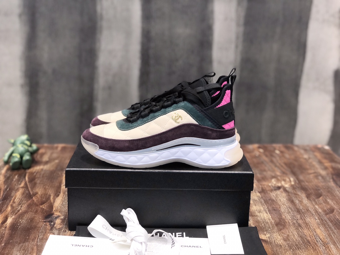Chanel Fabric & Suede Calfskin Low Top Sneaker 11 - vstockx