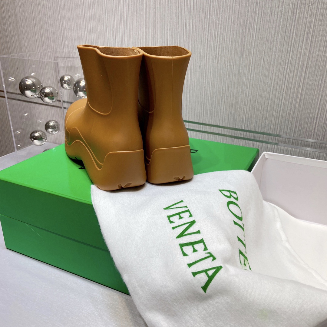 Bottega Veneta Boots 22 - vstockx