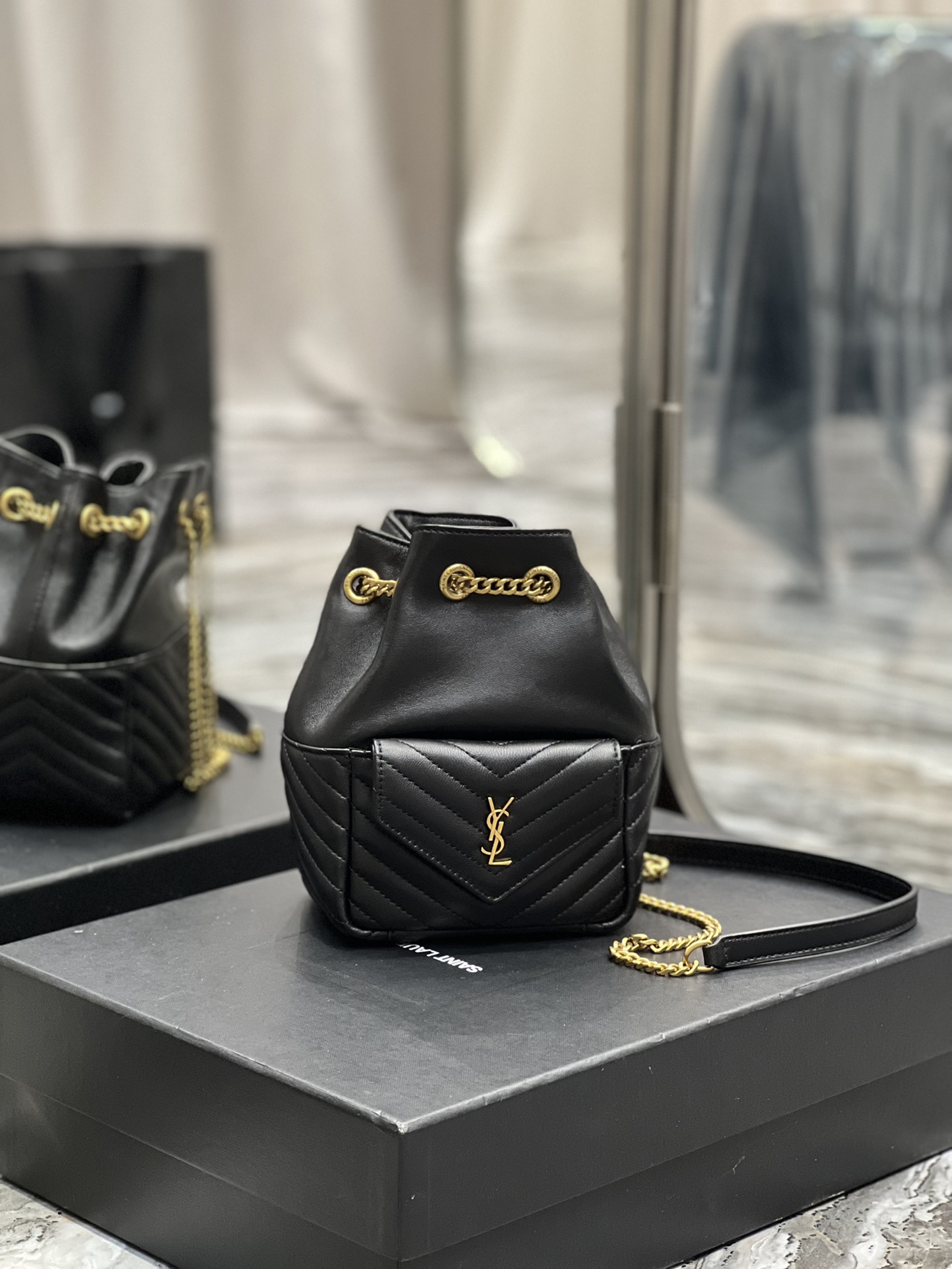 Handbags SAINT LAURENT 631052 size 19x13x13 cm - vstockx