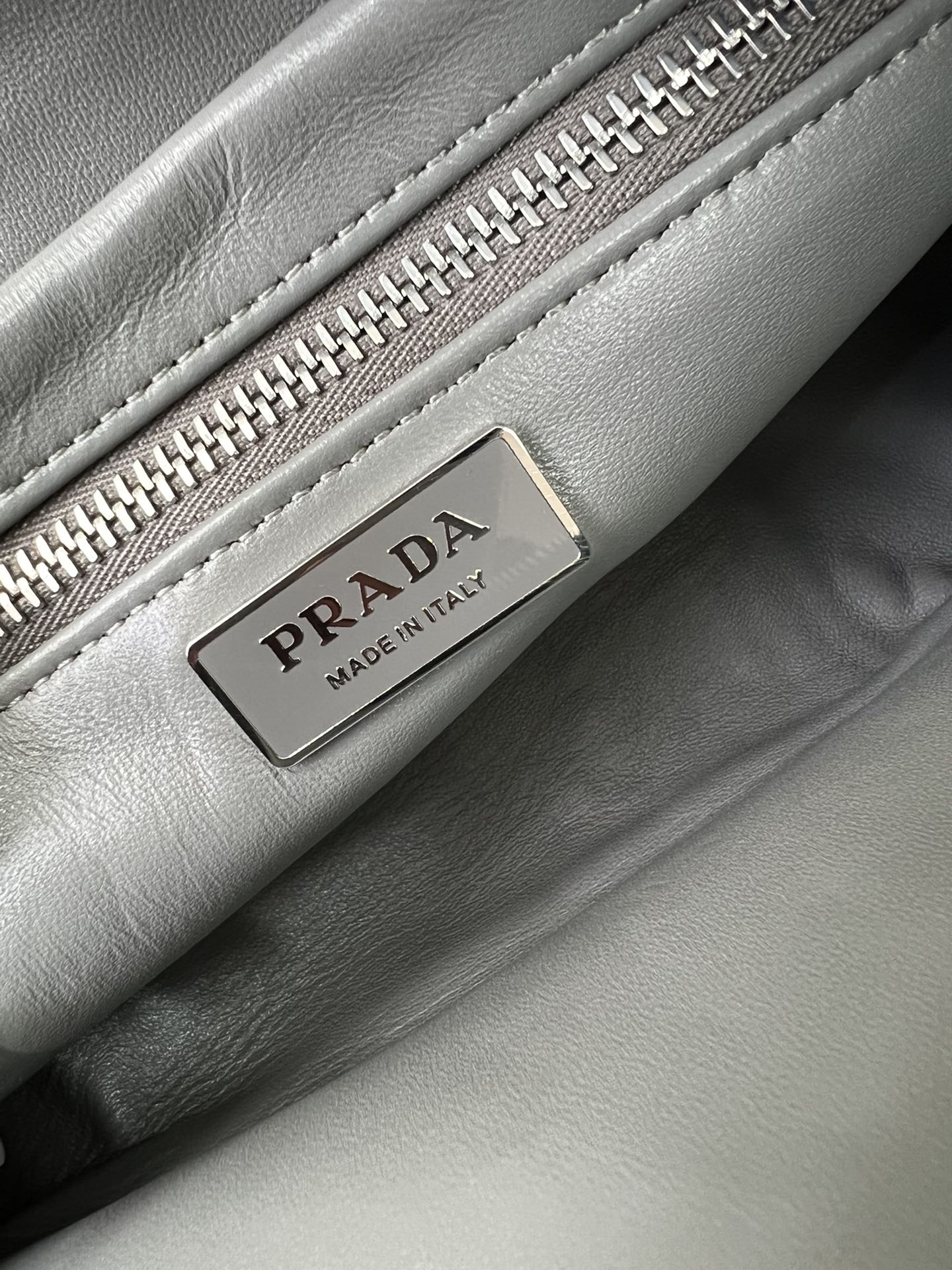 handbags prada 1BB099 24*12.5*7 - vstockx