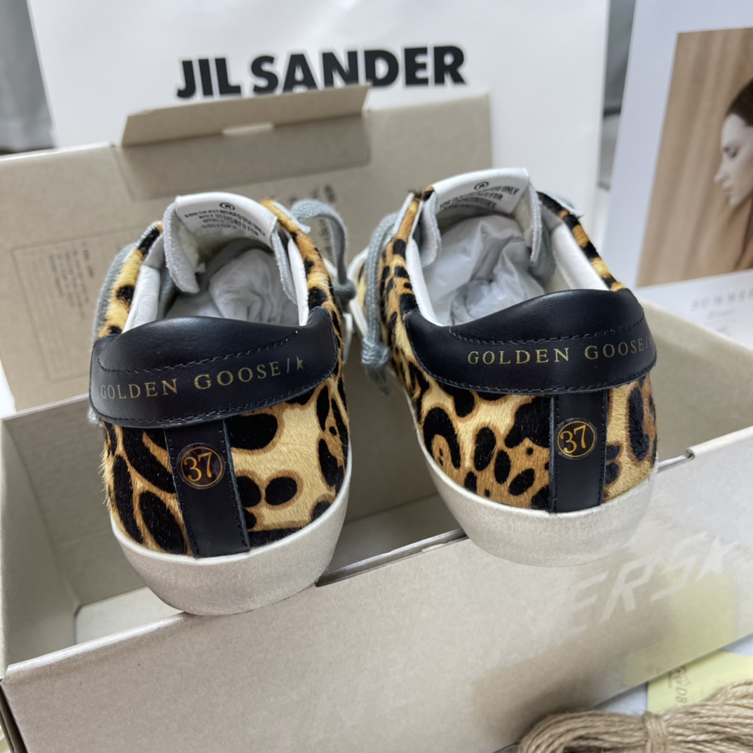 Golden Goose Superstar distressed-finish sneakers 33 - vstockx