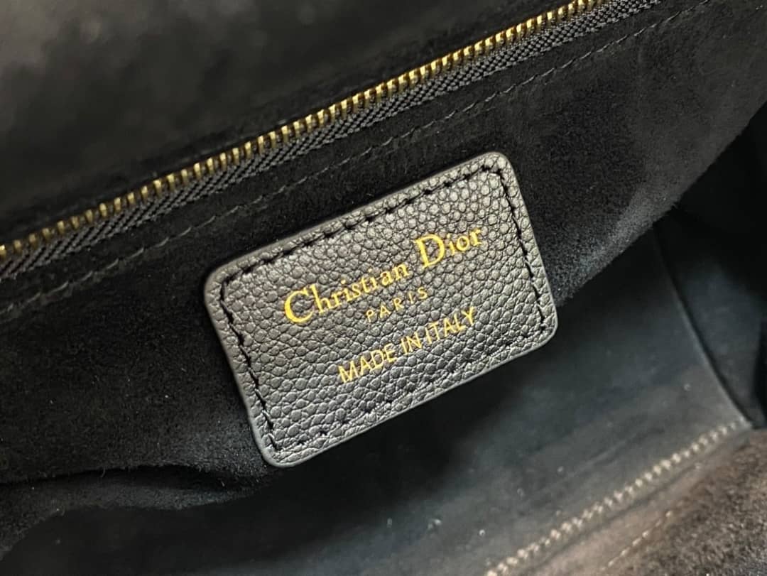 Handbag Dior 6604 size 20*8*17 cm - vstockx