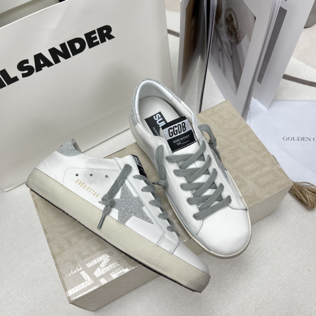 Golden Goose Superstar distressed-finish sneakers 30 - vstockx