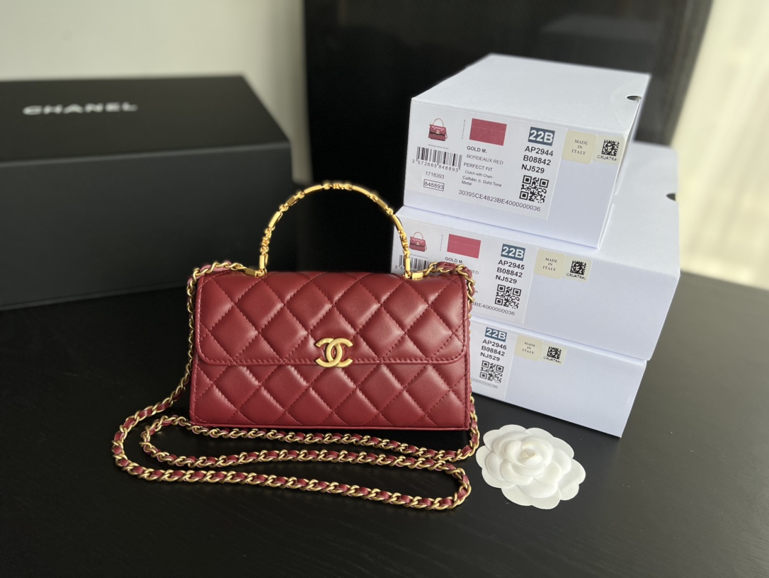 Handbag Chanel AP2946 size 10cmx18cm4.5 cm - vstockx