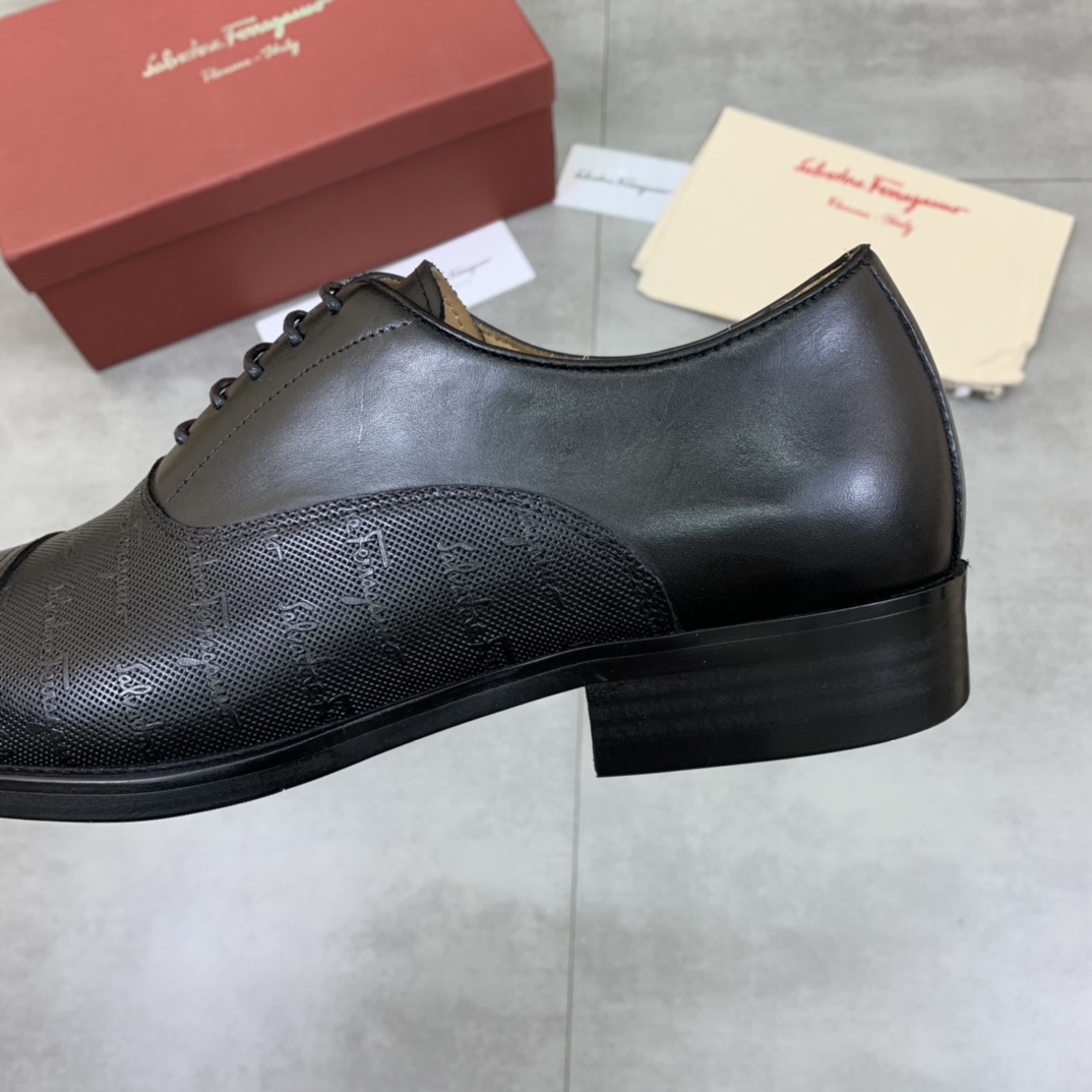 Salvatore Ferragamo Boots 15 - vstockx