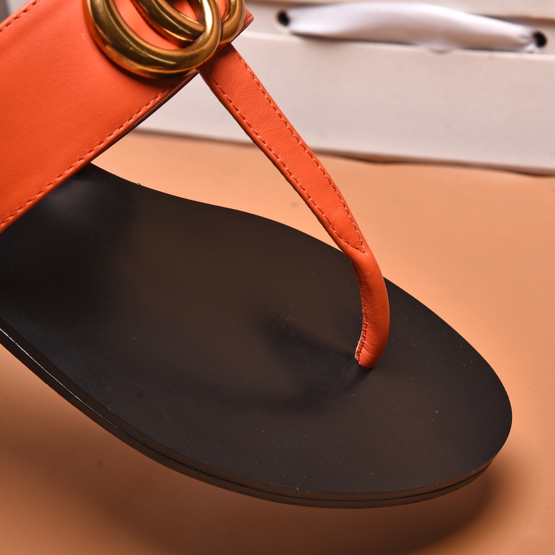 Gucci Slippers 4 - vstockx