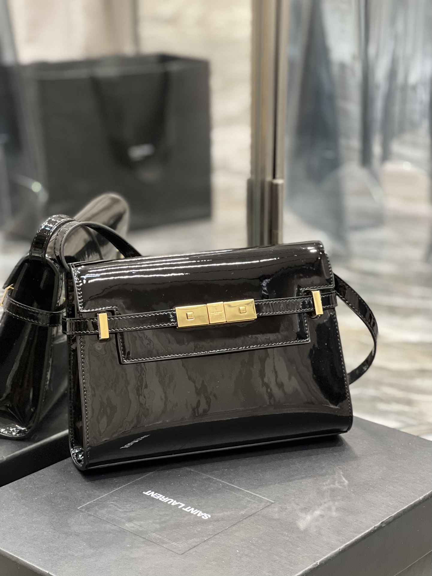 Handbags SAINT LAURENT 675626 size 24x17.5x6 cm - vstockx
