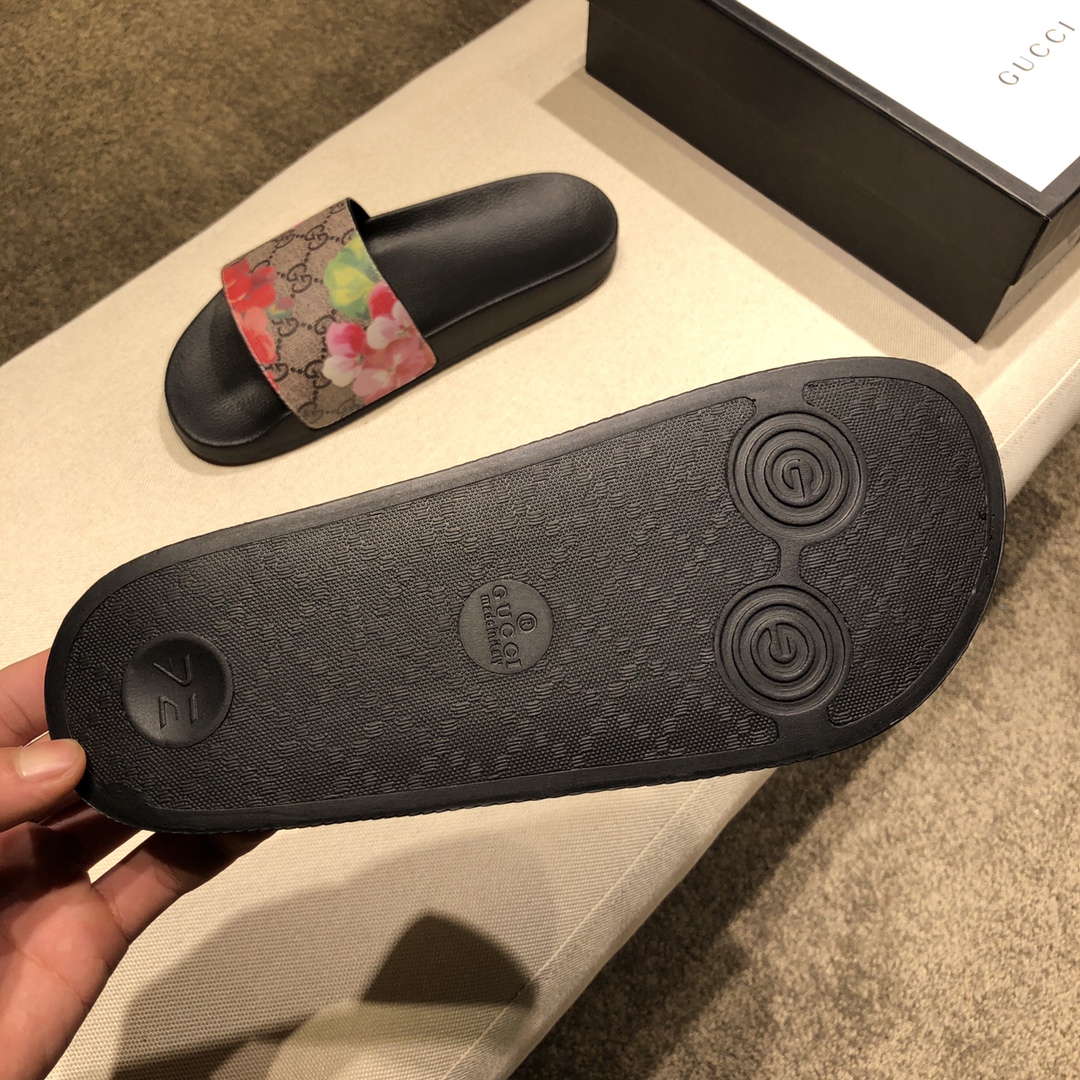 Gucci Slippers 35 - vstockx