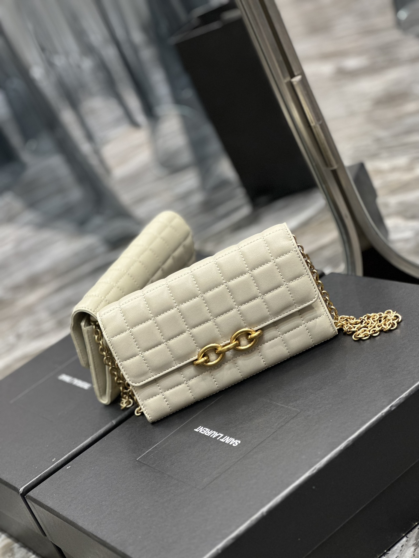 Handbags SAINT LAURENT 738109 size 19  11  4 cm - vstockx