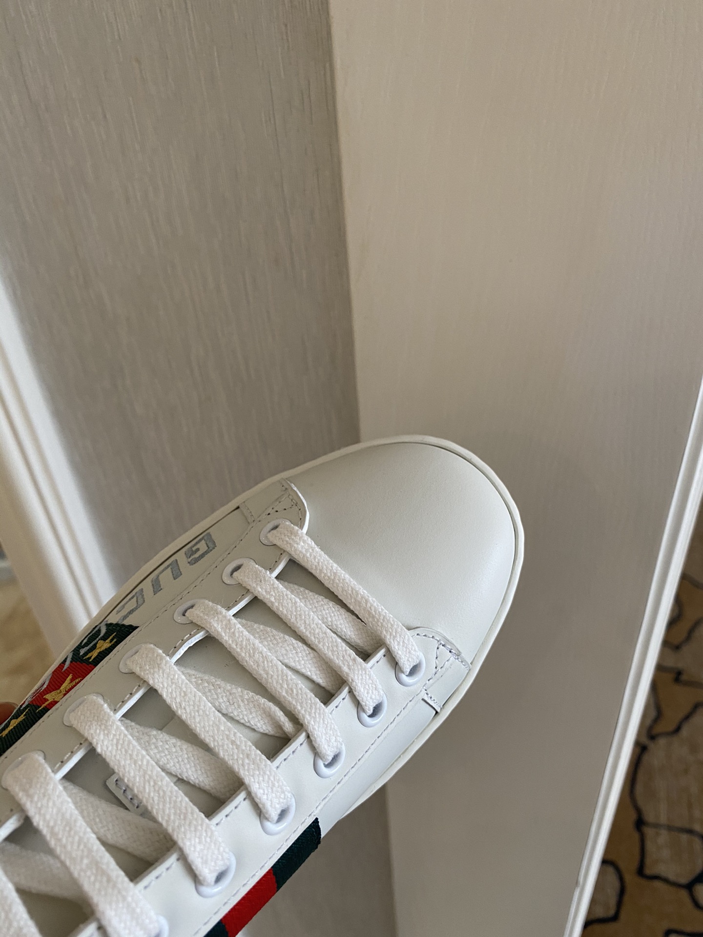 Gucci Women's Ace sneaker with bee sneaker 4 - vstockx