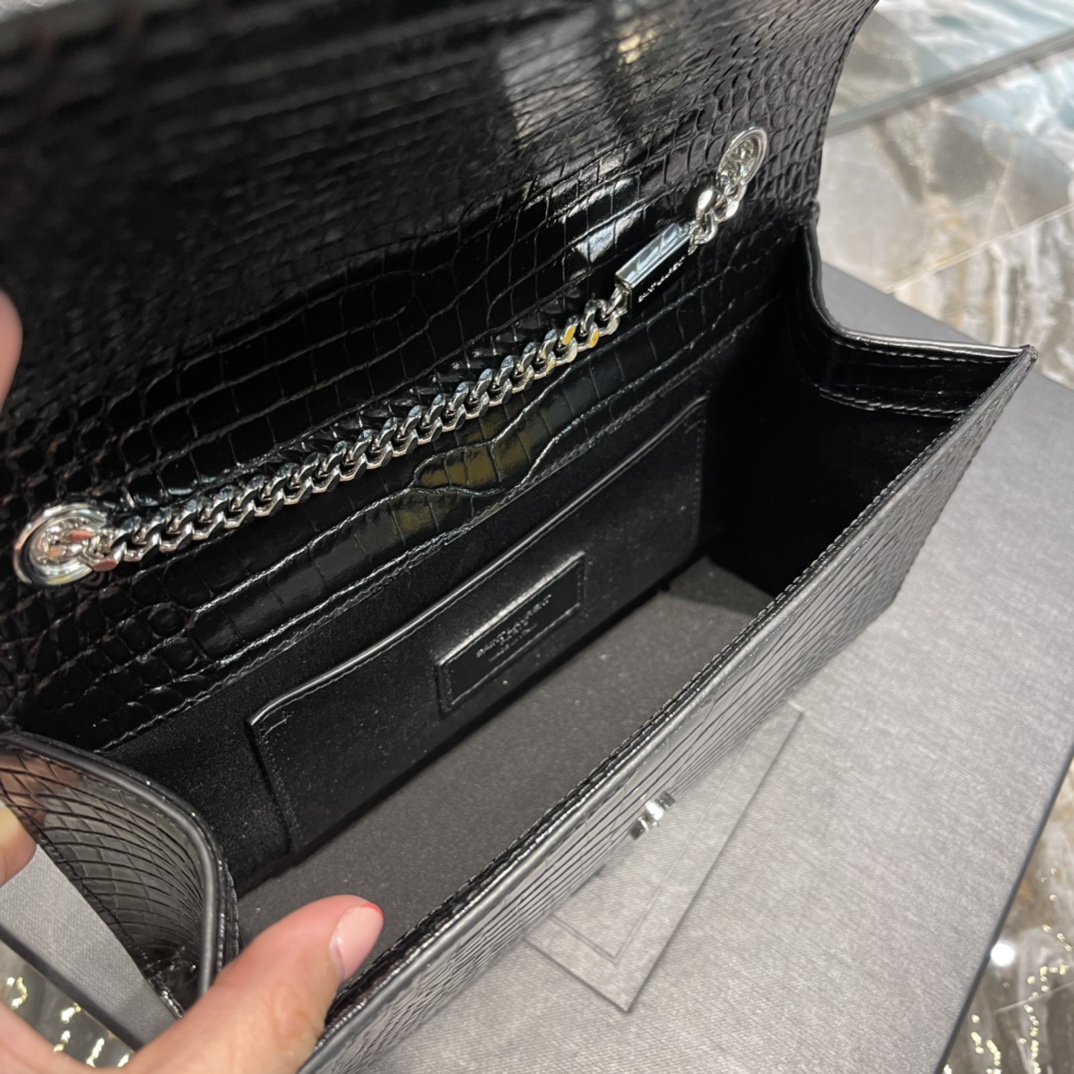 Handbags SAINT LAURENT 354119 size 24x14.5x5 cm - vstockx
