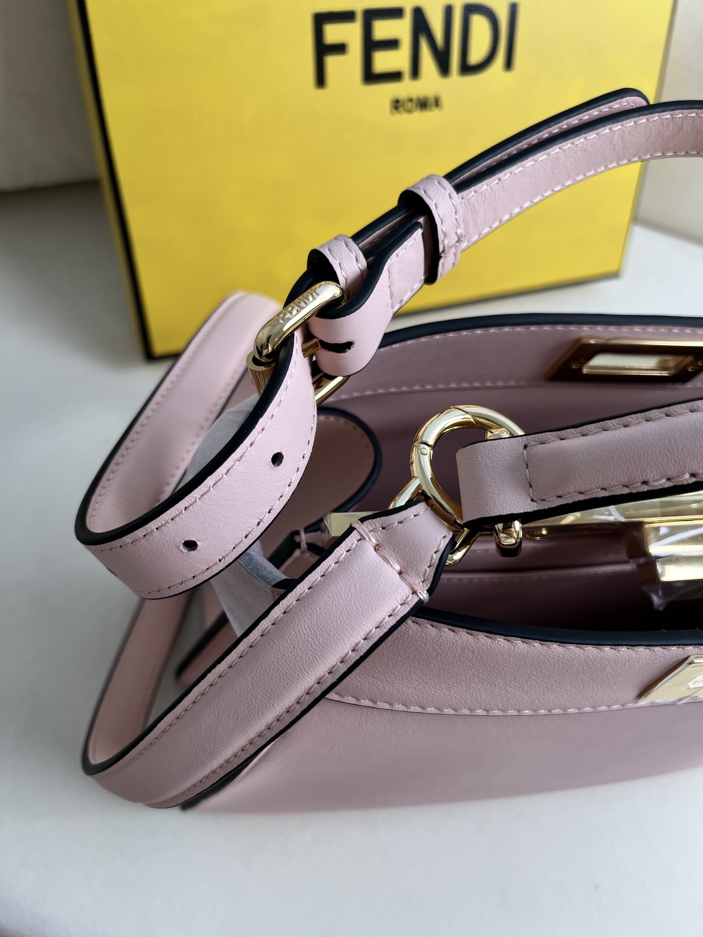handbags FENDI 0229 size:27*21*11cm - vstockx