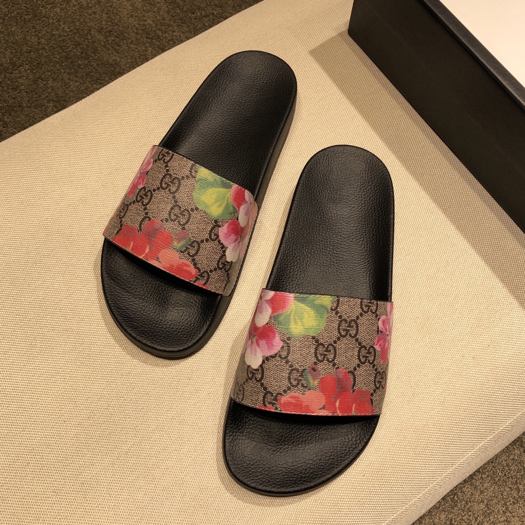 Gucci Slippers 35 - vstockx