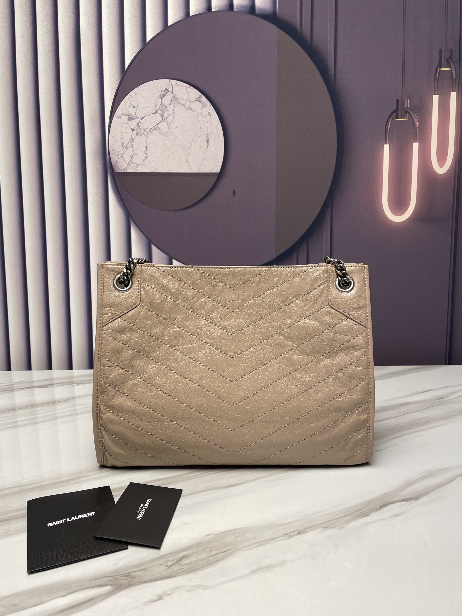 Handbags SAINT LAURENT 577999 size 33x27x11.5 cm - vstockx