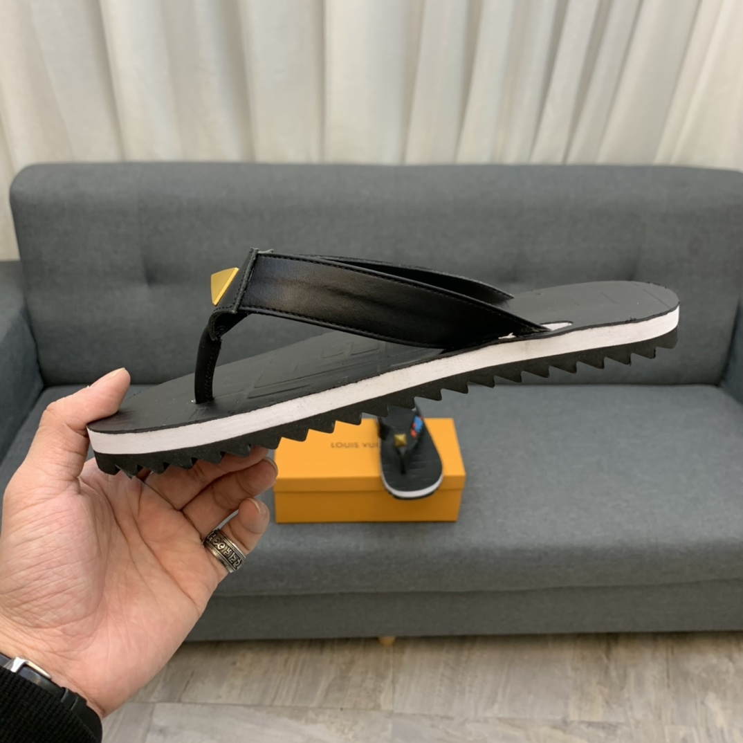 Fendi Slides 24 - vstockx