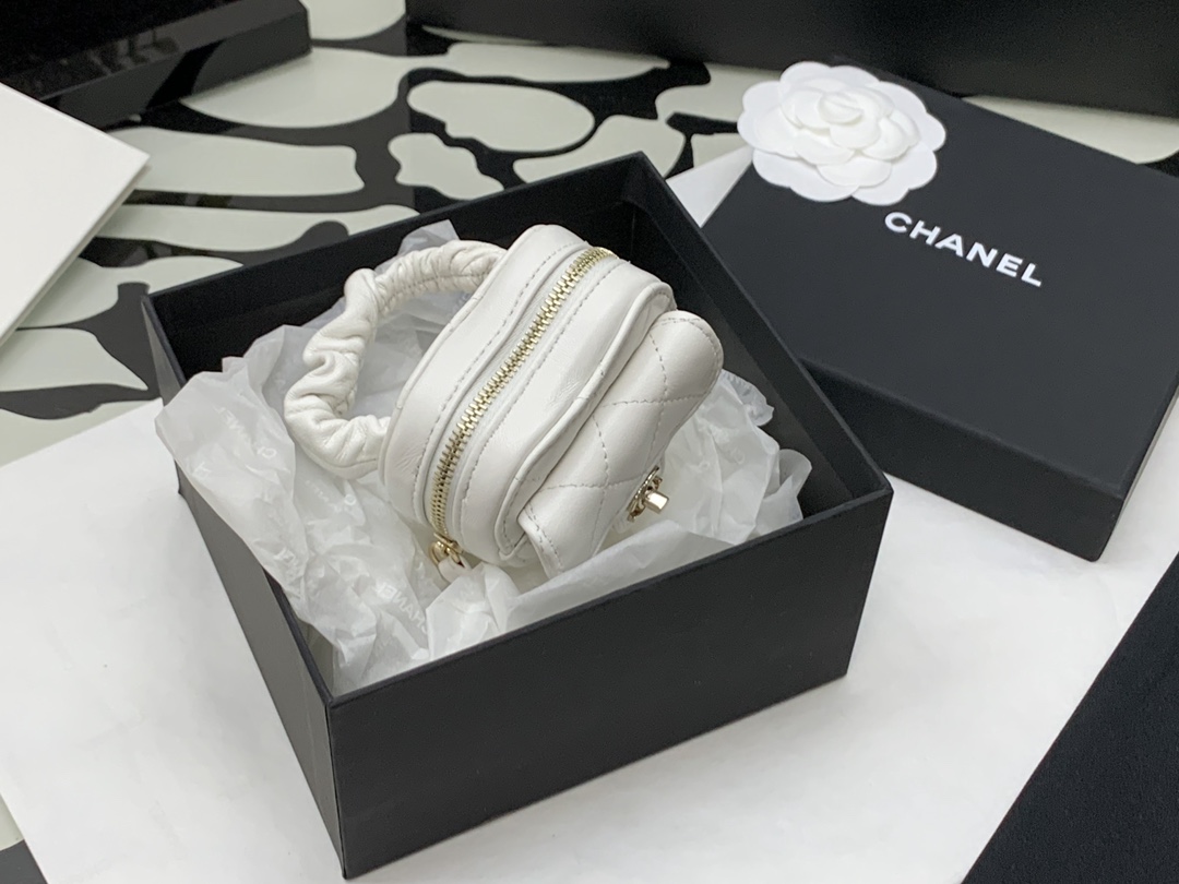 Handbag Chanel size 8*8.5*5.5* cm - vstockx