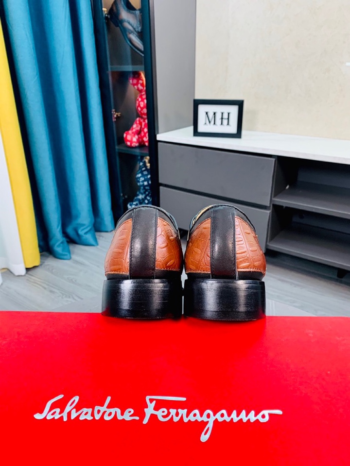 Salvatore Ferragamo Boots 23 - vstockx