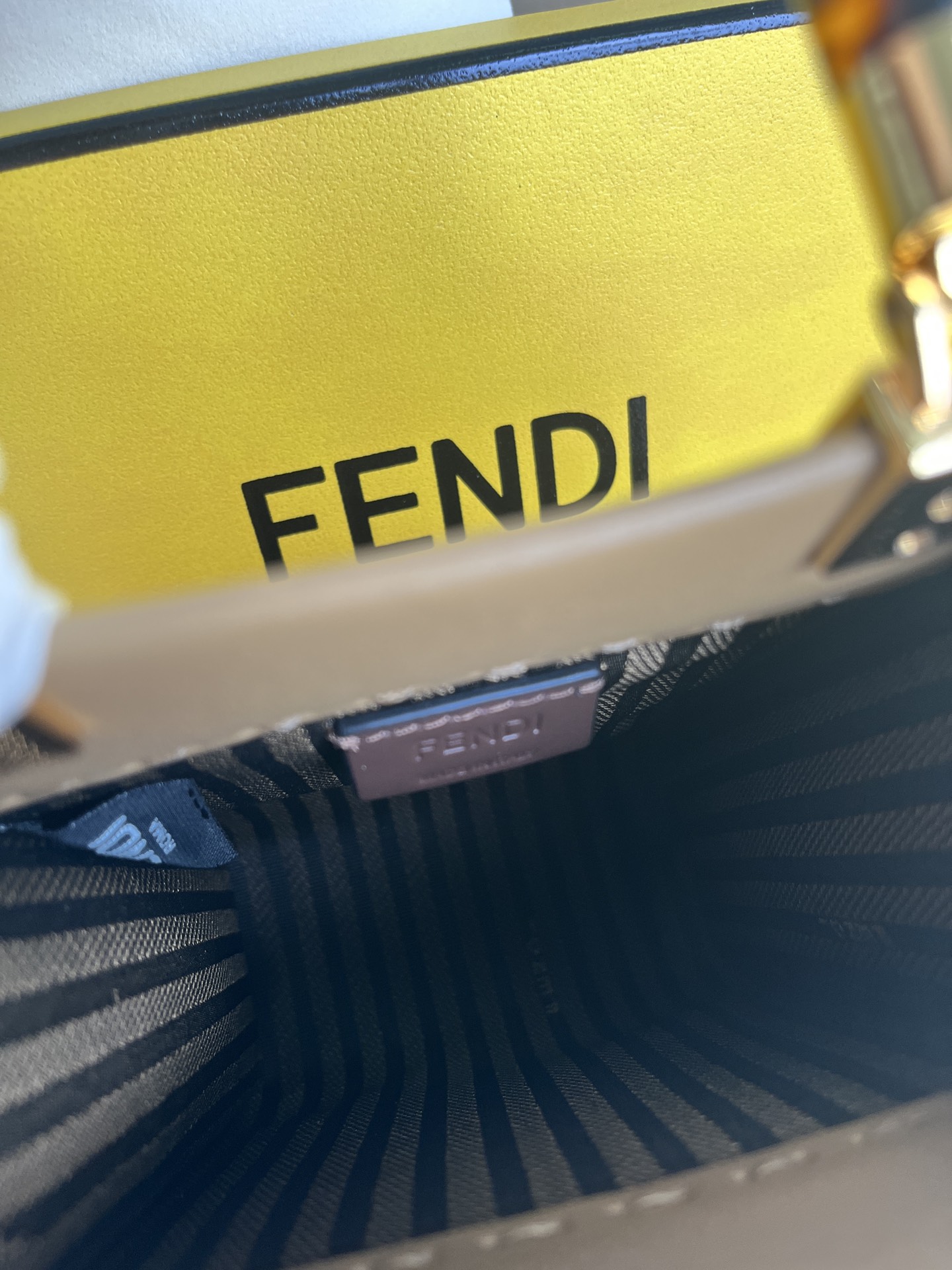 handbags FENDI 208 size:18*13*6.5 - vstockx