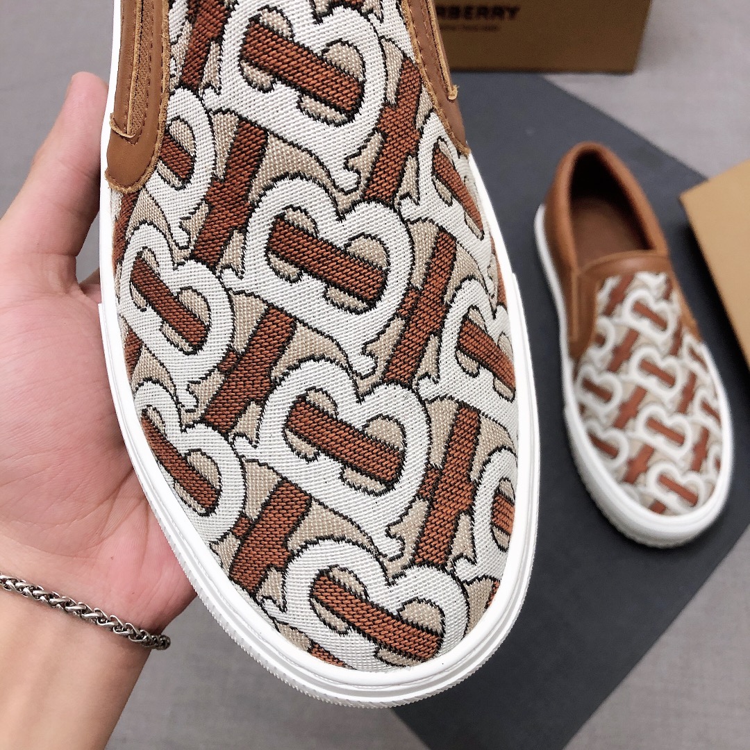 Burberry Perforated Check Sneaker 4 - vstockx