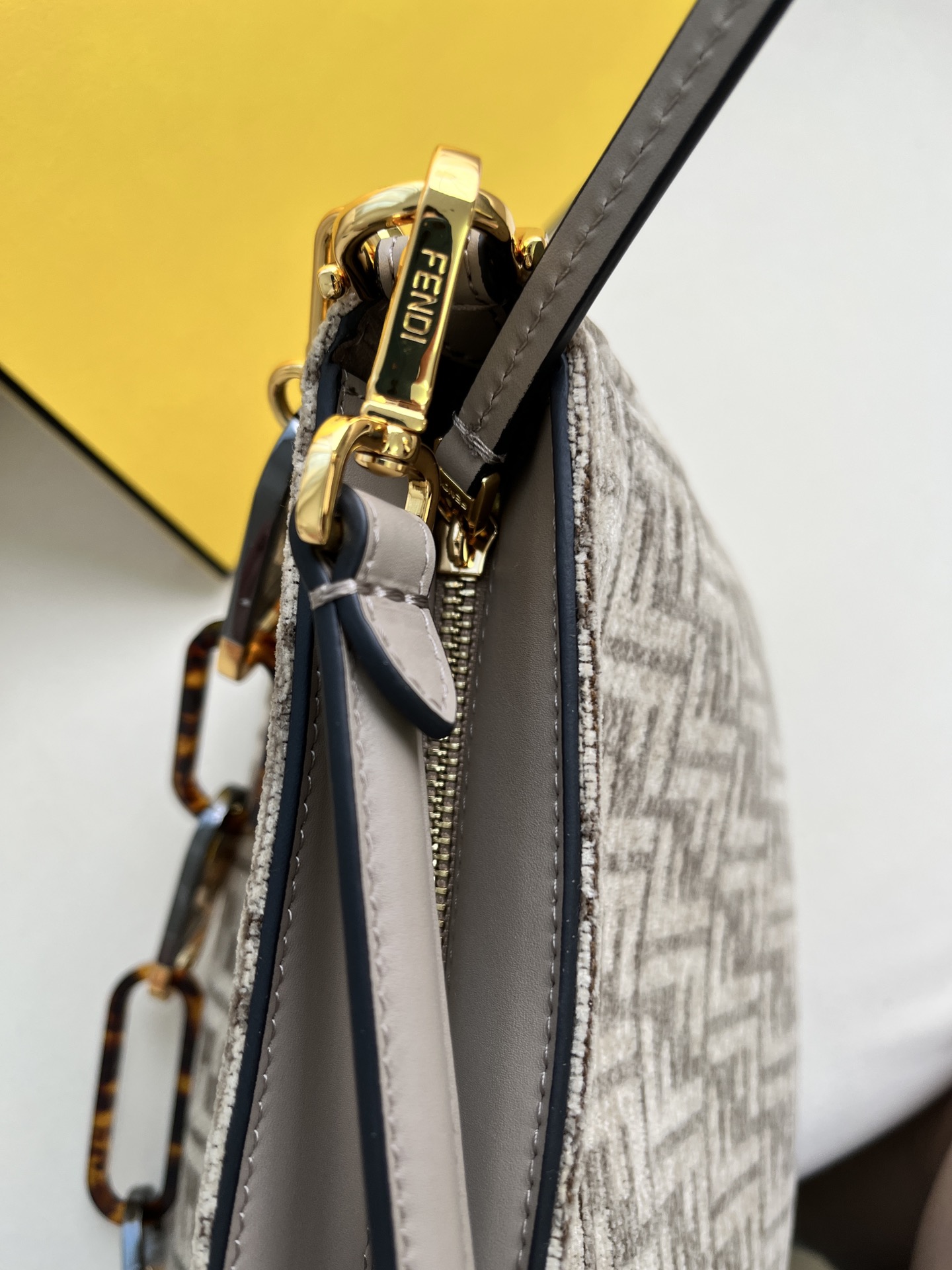 handbags FENDI 014 size:23.5*36*14cm - vstockx